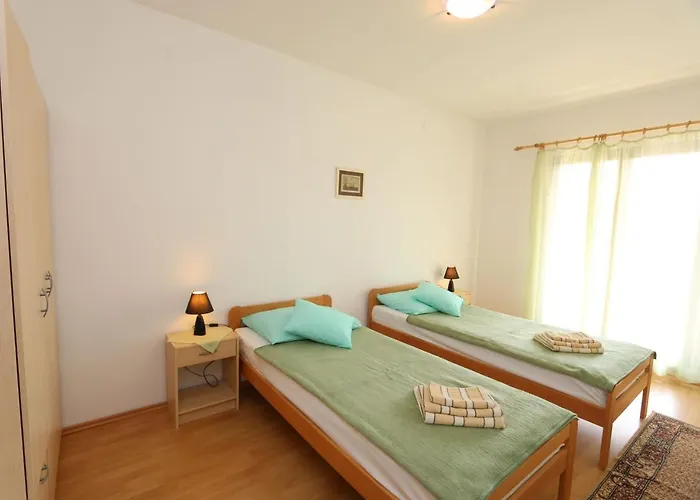 Apartament Tena *